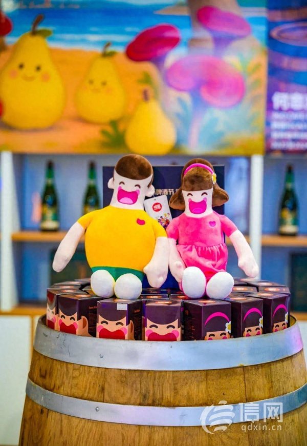 万银配资 青岛金沙滩啤酒城文创好物亮眼 萌趣IP与非遗元素引游客打卡